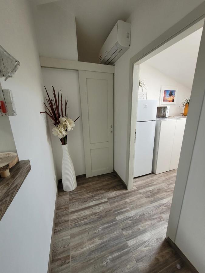 Villa Sonia Apartment & Rooms لينانو سابيادورو المظهر الخارجي الصورة